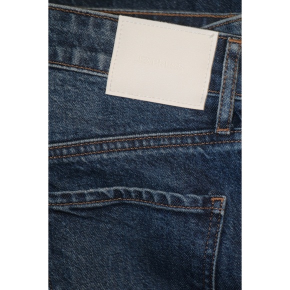 Express Women’s Relaxed Tapered Mid Rise Jeans - Picture 13 of 13